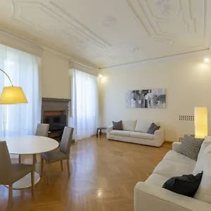 Elegance In Santa Maria Novella Apartment Florence